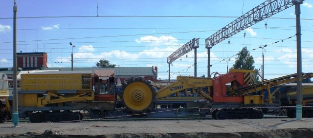 Агрегат СЭП-600 №003 на ст.Курск,общий план.Июль 2011 г..jpg